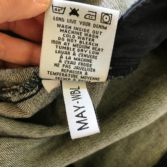 Lola Jeans Sleeveless Denim Knee Length Shift Dress with Pockets - Picture 6 of 6